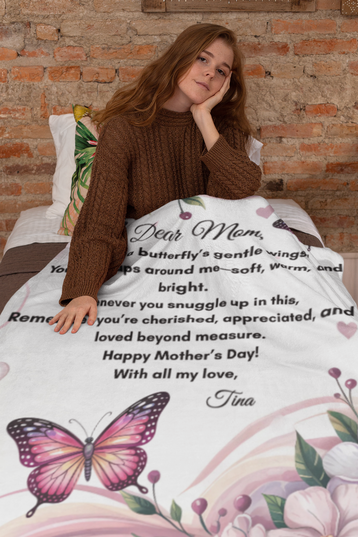 “Dear Mom Personalized Fleece Blanket - A Heartfelt Gift to Show Your Love”