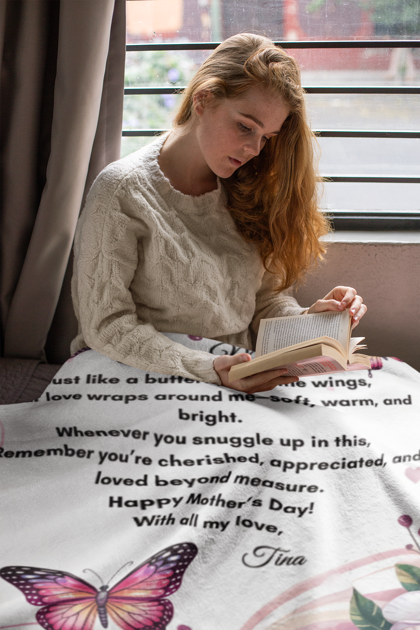 “Dear Mom Personalized Fleece Blanket - A Heartfelt Gift to Show Your Love”
